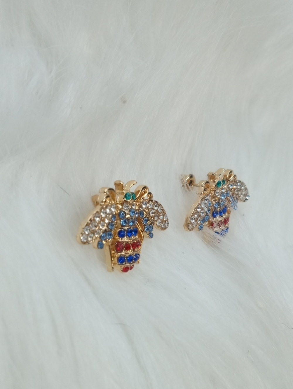 BEDAZZLED BEE POST EARRINGS - Picture 4 of 4